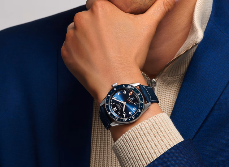 LONGINES スピリット ズールータイム 42mm ブルー「サンレイ」文字盤 ステンレススティールとセラミック レザーストラップ L3.812.4.93.2