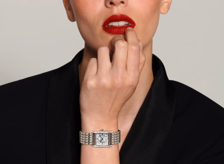 LONGINES ミニ ドルチェヴィータ 21.5×29mm シルバー「サンレイ」文字盤 L5.200.0.75.6