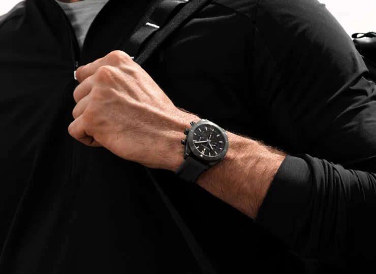 NORQAIN Adventure Chrono 44mm ブラック文字盤 ブラックラバーストラップ N1200.19B01.B01.R01