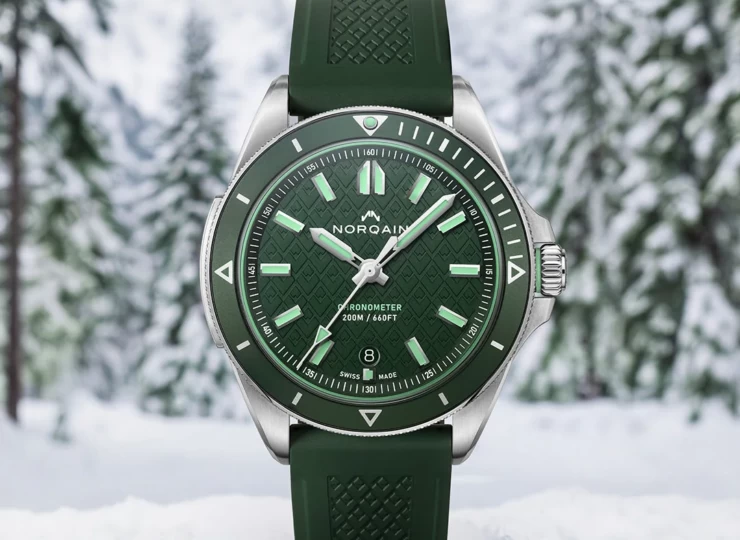 NORQAIN Adventure 40mm グリーン文字盤 マウンテンデザインの施されたダークグリーンラバーストラップ ピンバックル N1300.08S02.E01.R01