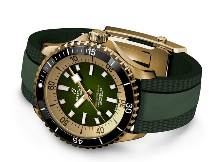 BREITLING スーパーオーシャン オートマチック 42 グリーン文字盤 N17375201L1S1