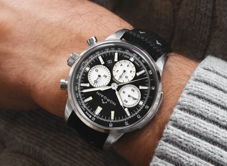 NORQAIN Freedom Chrono 43mm ブラック文字盤 ブラックパーロンラバーストラップ ピンバックル N2200.18S01.B01.R03