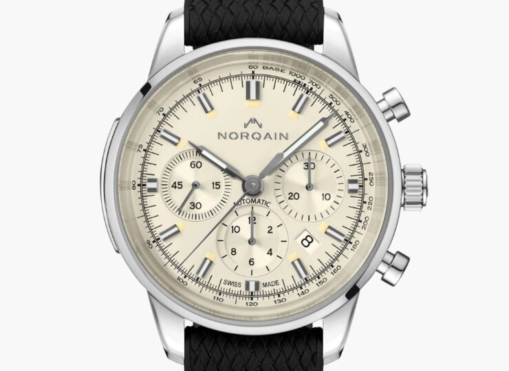 NORQAIN Freedom Chrono 43mm ホワイト文字盤 ブラックパーロンラバーストラップ ピンバックル N2200.18S01.C01.R03