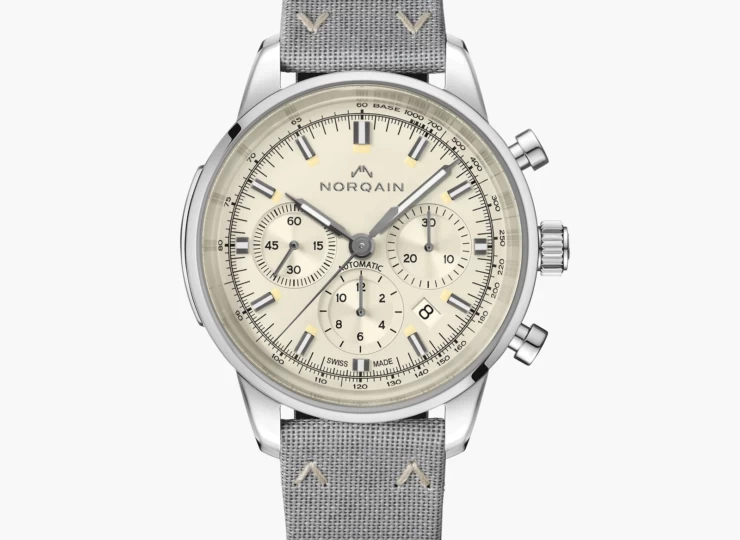 NORQAIN Freedom Chrono 43mm ホワイト文字盤 エボニーアルカンターラストラップ ピンバックル N2200.18S01.C01.V01