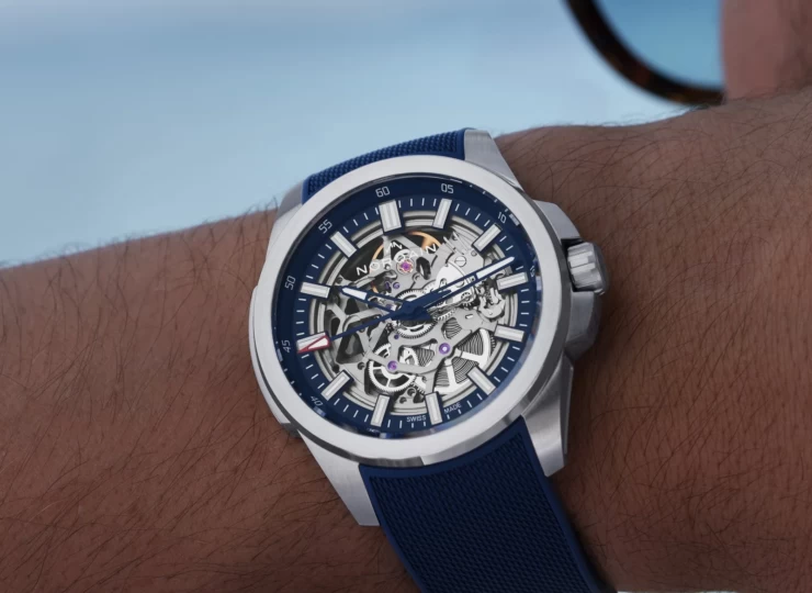 NORQAIN Independence Skeleton 42mm ブルー スケルトン文字盤 ステンレススチールブレスレット N3000.07S01.A01.S01