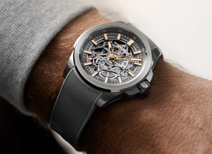 NORQAIN Independence Skeleton 42mm グレー スケルトン文字盤 ミラネーゼパターンの施されたグレーラバーストラップ N3000.07S02.G01.R01