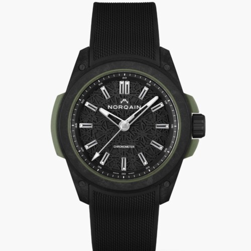 Wild ONE 42mm ブラック スケルトン文字盤 ブラックミラネーゼデザインの一体型ラバーストラップ ピンバックル