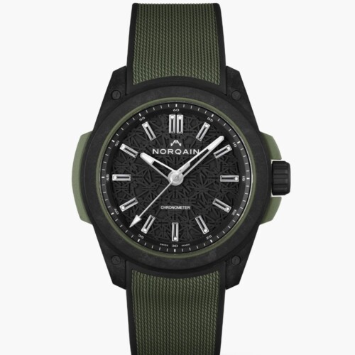 Wild ONE 42mm ブラック スケルトン文字盤 カーキミラネーゼデザインの一体型ラバーストラップ ピンバックル