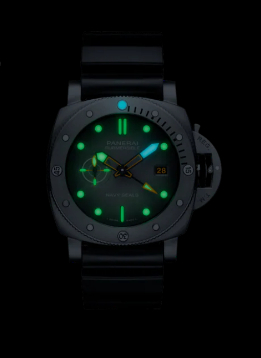 PANERAI サブマーシブル ネイビーシールズ GMT 44mm スティール アンスラサイト文字盤 PAM01323