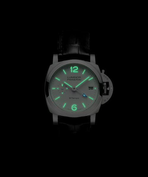 PANERAI ルミノール GMT 40mm スティール ホワイト文字盤 PAM01367
