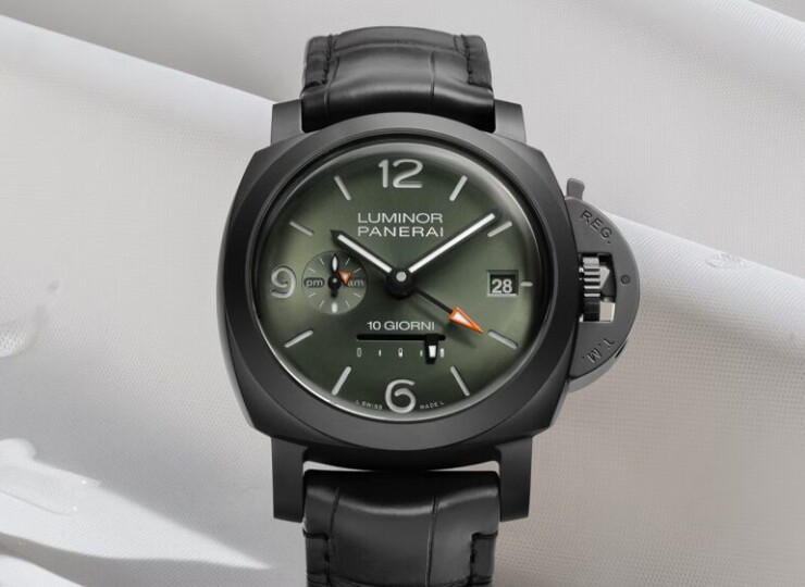 PANERAI ルミノール ディエチ ジョルニ GMT チェラミカ 44mm セラミック グリーン文字盤 PAM01483