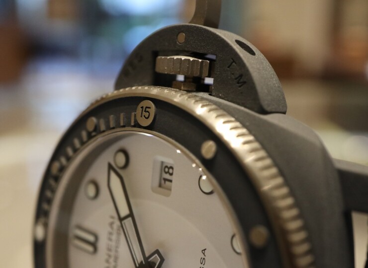 PANERAI サブマーシブル ルナ・ロッサ 44mm Ti-セラミテック™ ホワイト文字盤 PAM01543