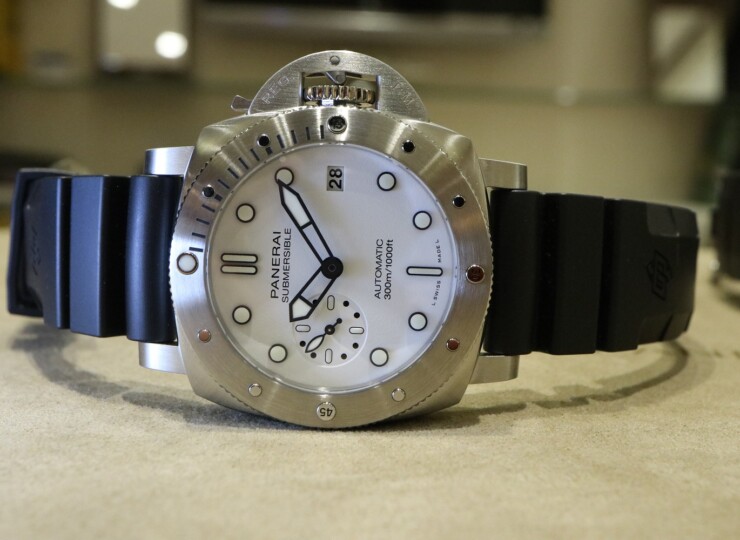 PANERAI サブマーシブル 42mm スティール ホワイト文字盤 PAM01590