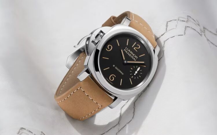 PANERAI ルミノール デストロ 8 ジョルニ 44mm スティール ブラック文字盤 PAM01655