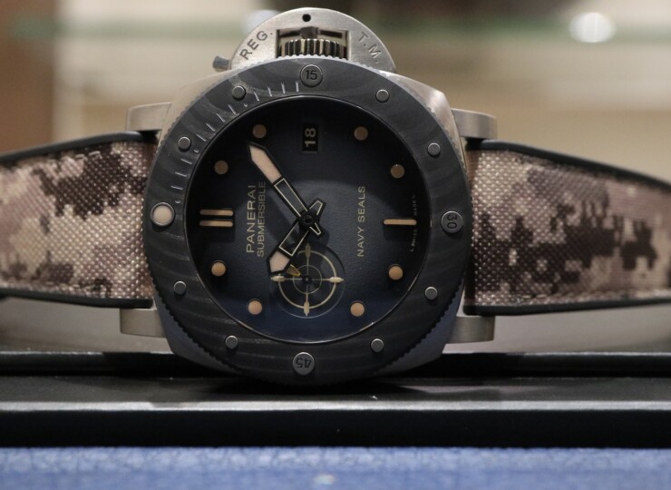 PANERAI サブマーシブル ネイビーシールズ 47mm チタン ブラック文字盤 PAM01669