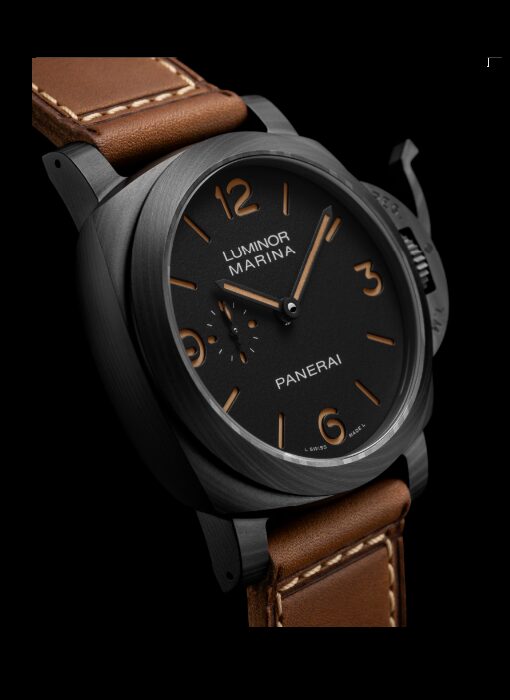 PANERAI ルミノール マリーナ 44mm カーボテック™ ブラック文字盤 カーフ・ストラップ PAM01707