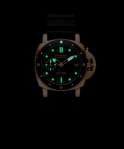 PANERAI サブマーシブル 42mm ゴールドテック™ ブラック文字盤 PAM02164