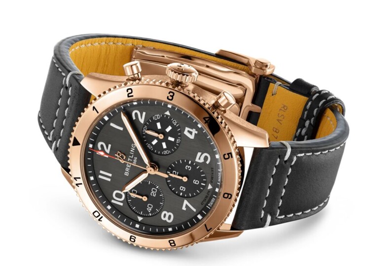 BREITLING クラシック アヴィ クロノグラフ 42 P-51 マスタング ブラック文字盤 18Kレッドゴールド R233801A1B1X1