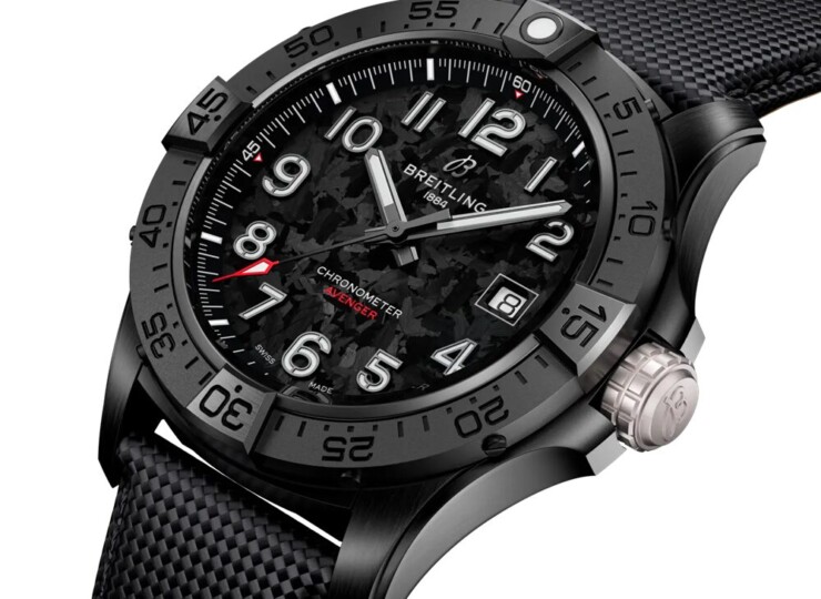 BREITLING アベンジャー オートマチック 42 ナイト ミッション カーボン文字盤 S17328101B1X1