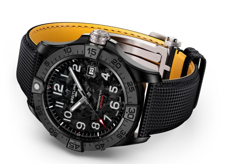 BREITLING アベンジャー オートマチック 42 ナイト ミッション カーボン文字盤 S17328101B1X1