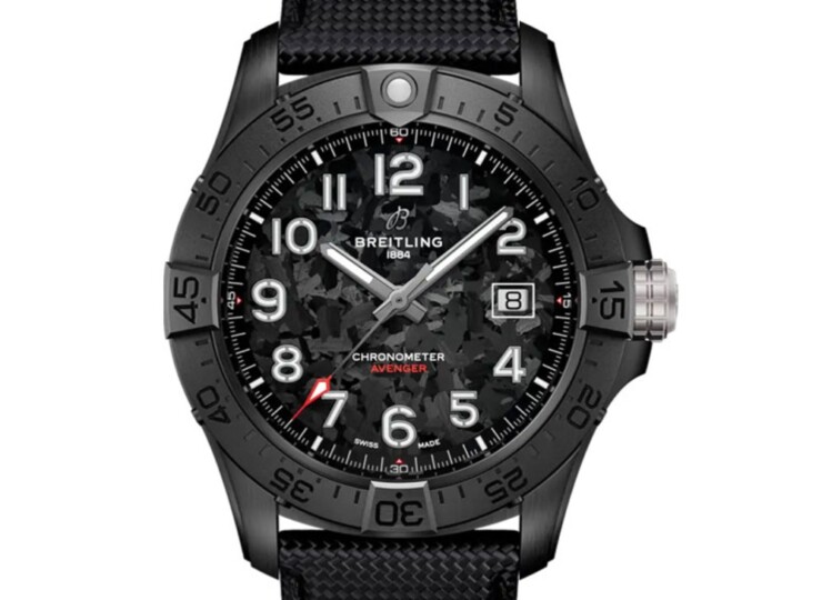 BREITLING アベンジャー オートマチック 42 ナイト ミッション カーボン文字盤 S17328101B1X1