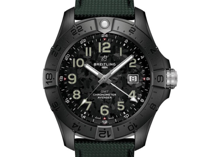 BREITLING アベンジャー オートマチック GMT 44 ナイトミッション カーボン文字盤 S32320101B1X1