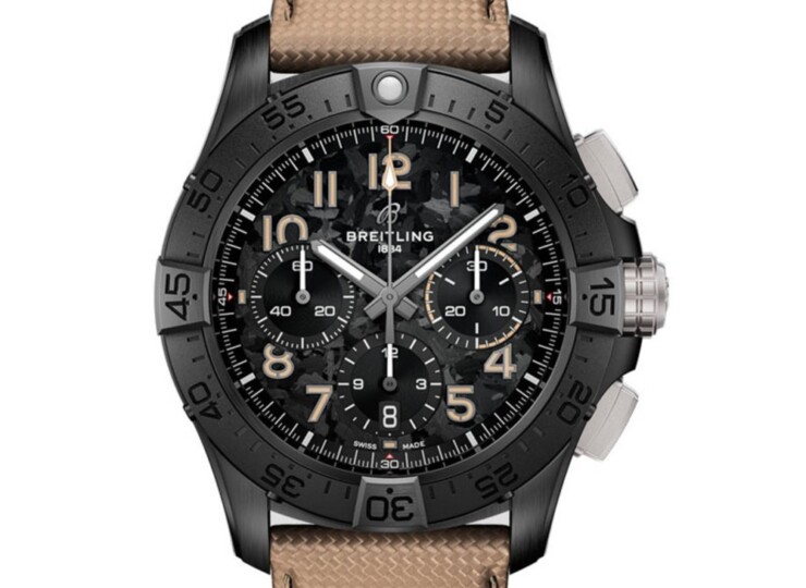 BREITLING アベンジャー B01 クロノグラフ 42 ナイト ミッション カーボン文字盤 ベージュ・レザー・ストラップ SB0146101B1X1