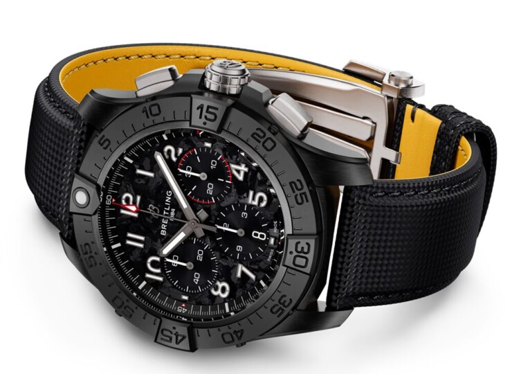 BREITLING アベンジャー B01 クロノグラフ 44 ナイト ミッション カーボン文字盤 SB0147101B1X1