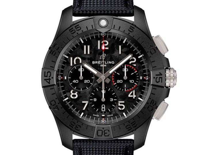 BREITLING アベンジャー B01 クロノグラフ 44 ナイト ミッション カーボン文字盤 SB0147101B1X1