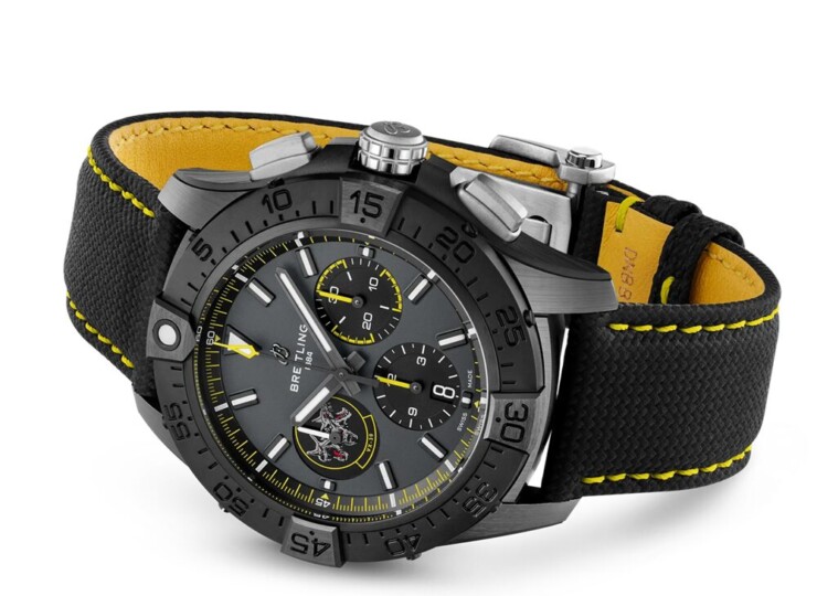 BREITLING アベンジャー B01 クロノグラフ 44 ナイト ミッション ブラッドハウンズ アンスラサイト文字盤 SB01472A1B1X1
