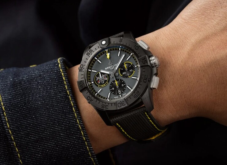 BREITLING アベンジャー B01 クロノグラフ 44 ナイト ミッション ブラッドハウンズ アンスラサイト文字盤 SB01472A1B1X1
