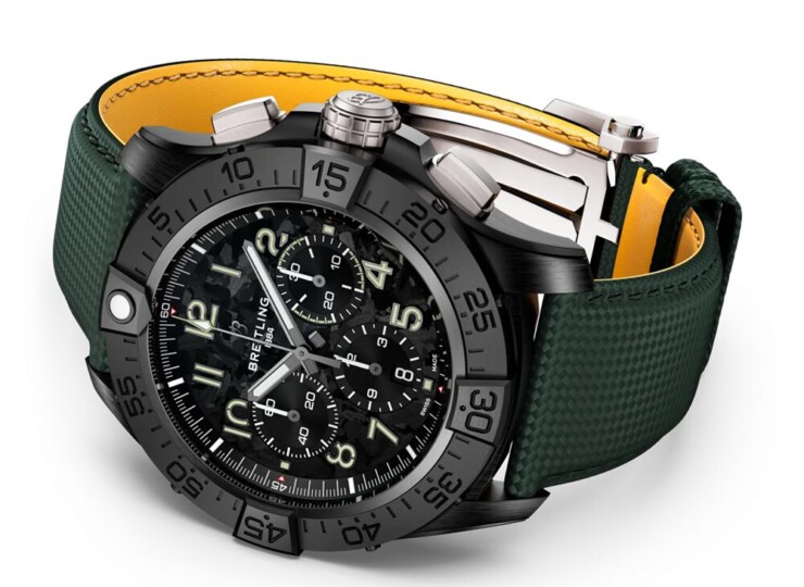 BREITLING スーパー アベンジャー B01 クロノグラフ 46 ナイト ミッション カーボン文字盤 SB0148101B1X1