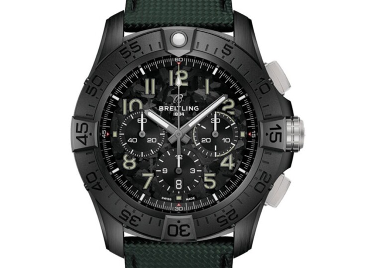 BREITLING スーパー アベンジャー B01 クロノグラフ 46 ナイト ミッション カーボン文字盤 SB0148101B1X1