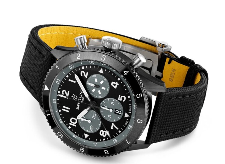 BREITLING スーパー アヴィ B04 クロノグラフ GMT 46 モスキート ナイトファイター ブラック文字盤 SB04451A1B1X1