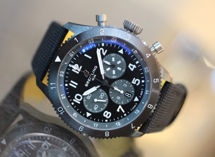 BREITLING スーパー アヴィ B04 クロノグラフ GMT 46 モスキート ナイトファイター ブラック文字盤 SB04451A1B1X1