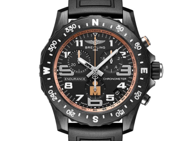 BREITLING エンデュランス プロ 44 IRONMAN®フィニッシャー ブラック文字盤 X823101B1B1S1