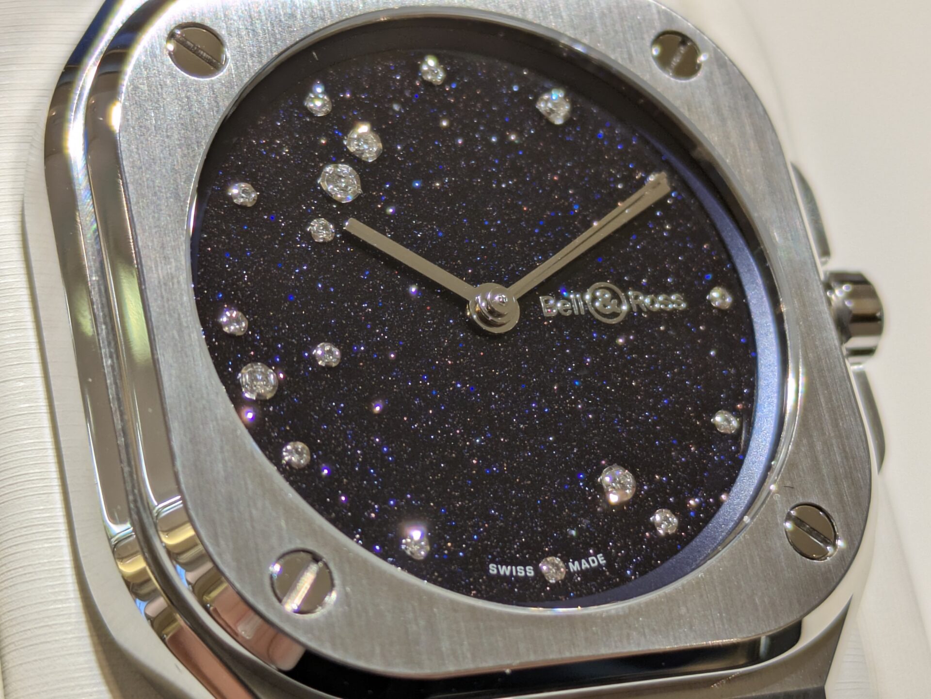 ベル&ロス BR-05 36mm Blue Diamond Eagle 着用写真