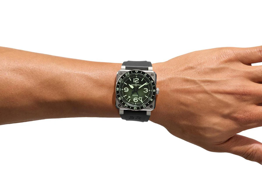 ベル&ロス BR-03 GMT Green Lum 着用写真